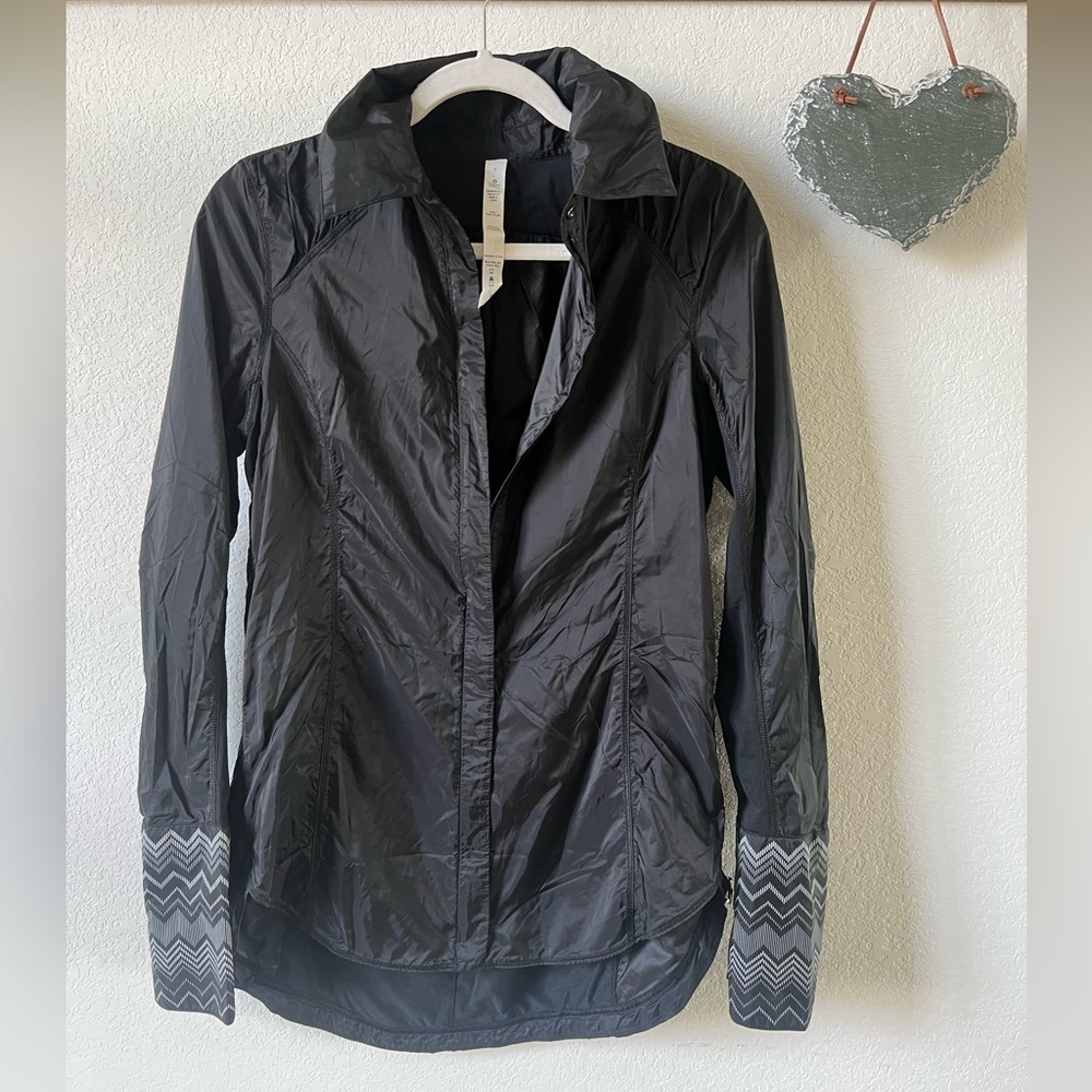 Lululemon black and white zip up rain windbreaker jacket 4